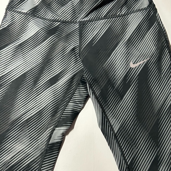 Nike women’s size medium dri-fit running leggings - Picture 11 of 14